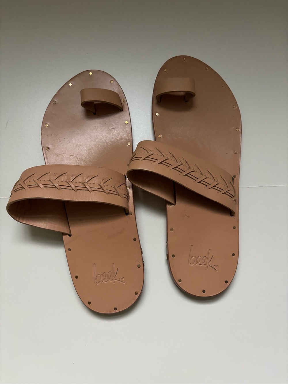 beek Women's Brown Leather Slide Sandals with Toe Loop- size 7